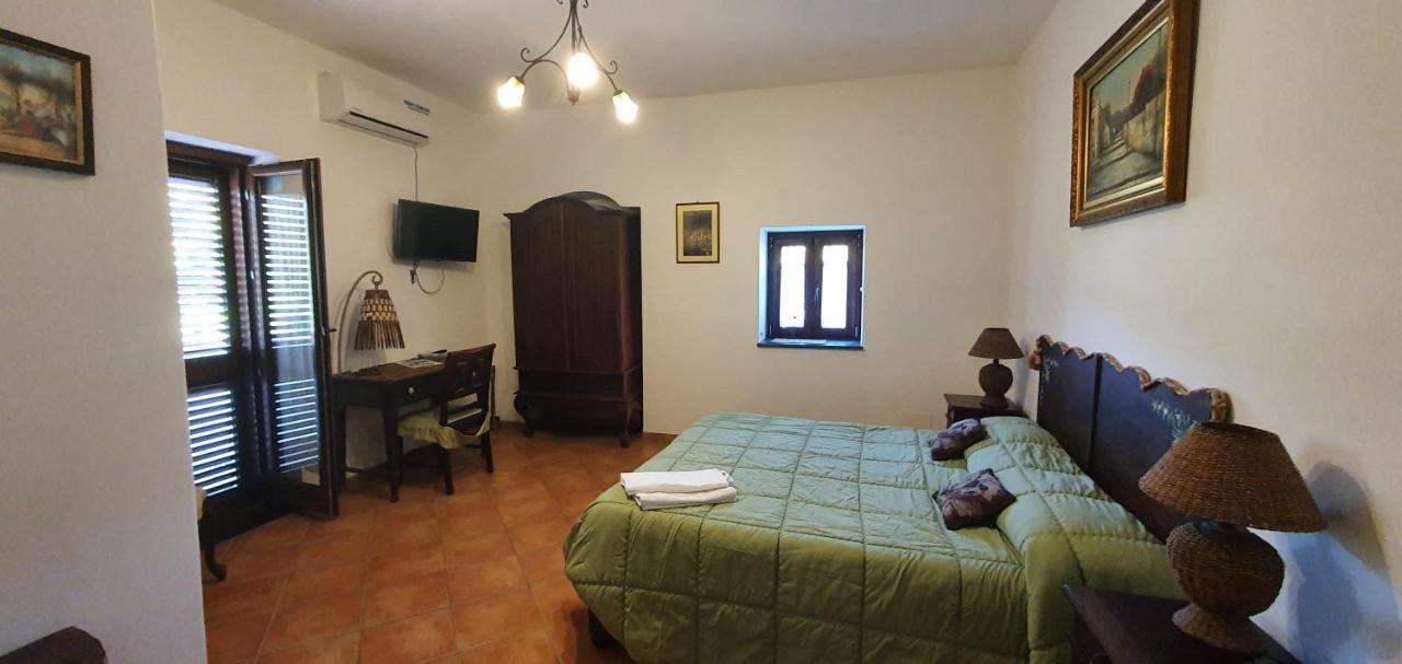 Bed and Breakfast La Cicogna Аджерола Номер фото