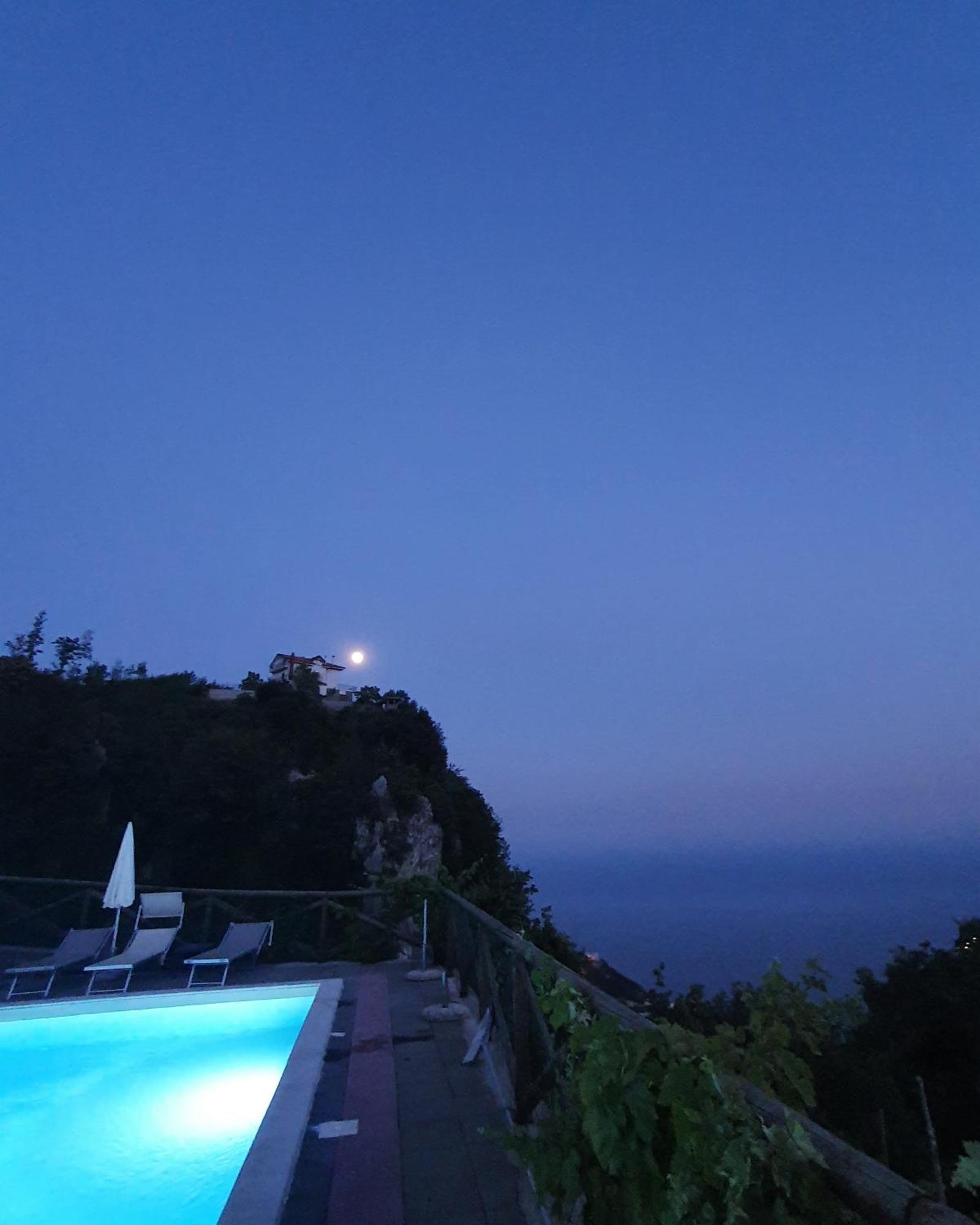Bed and Breakfast La Cicogna Аджерола Екстер'єр фото