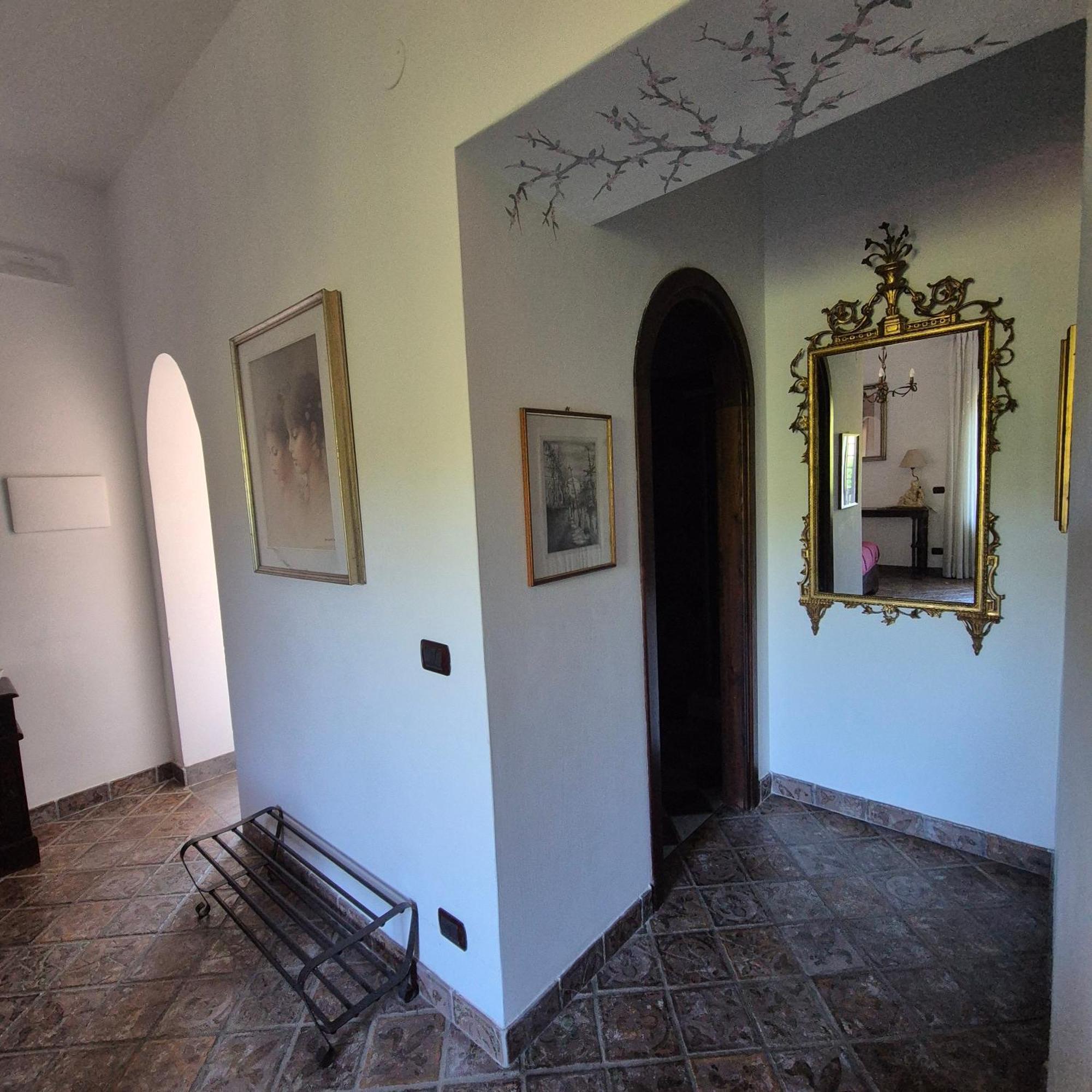 Bed and Breakfast La Cicogna Аджерола Екстер'єр фото
