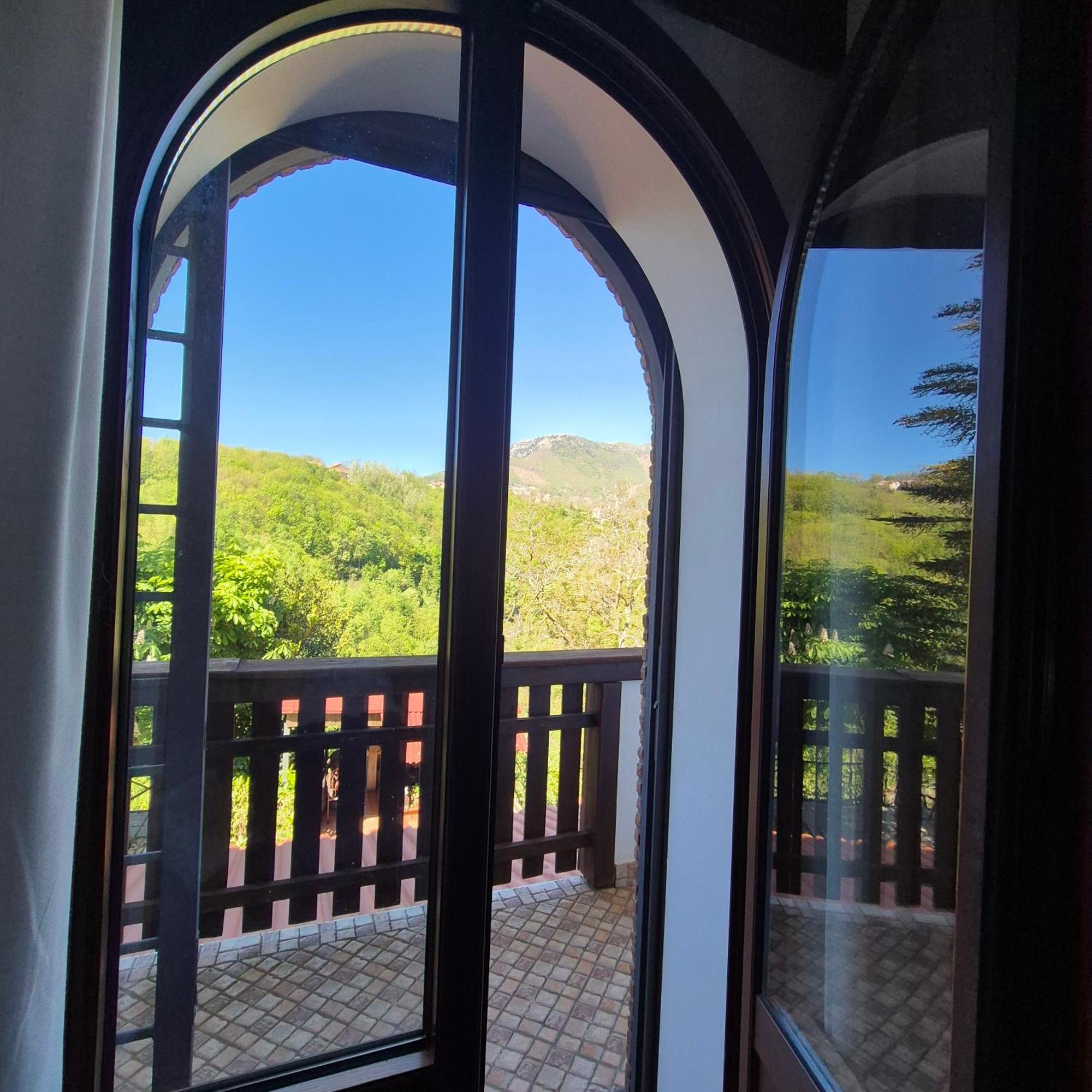 Bed and Breakfast La Cicogna Аджерола Екстер'єр фото