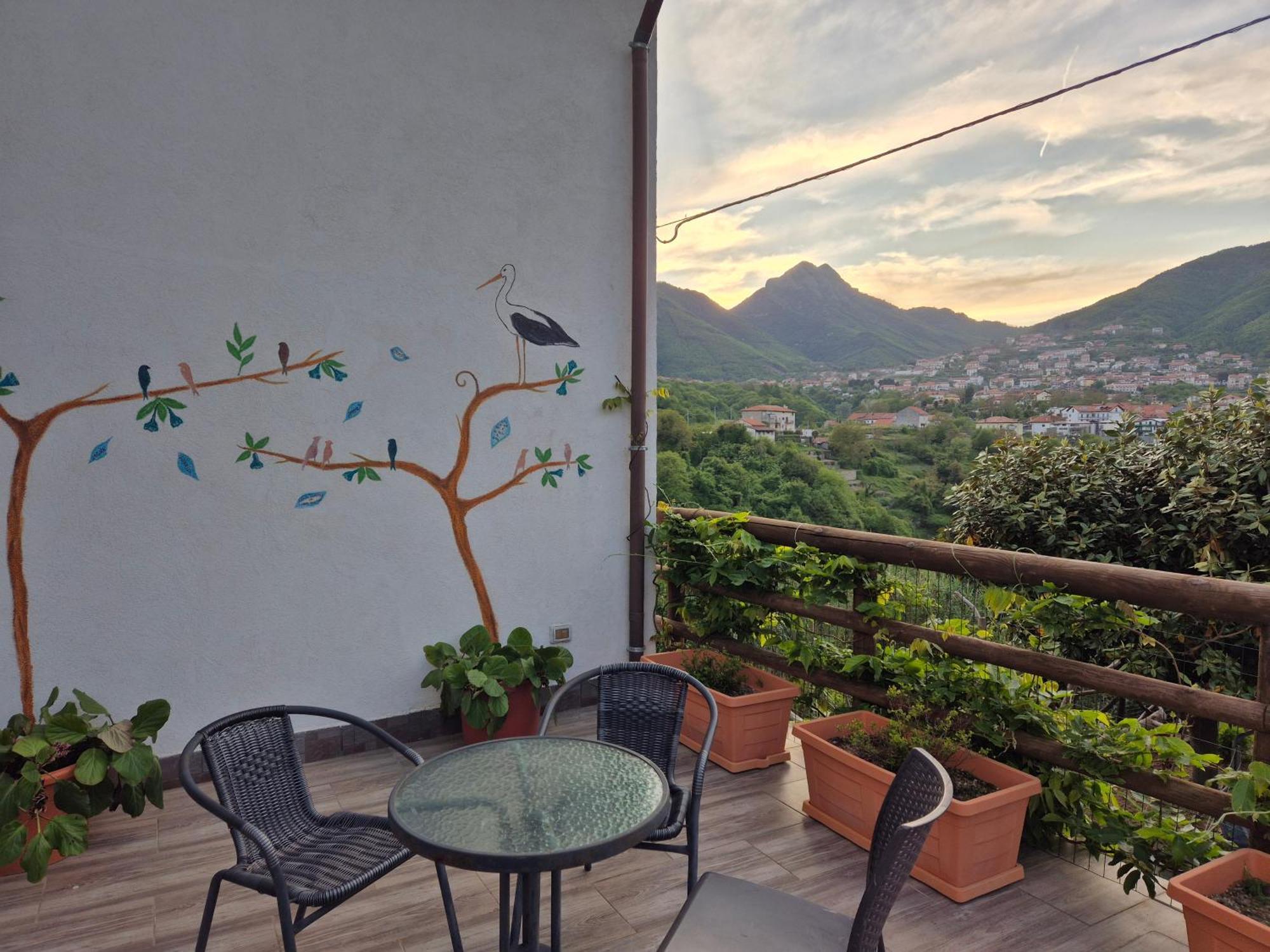 Bed and Breakfast La Cicogna Аджерола Екстер'єр фото